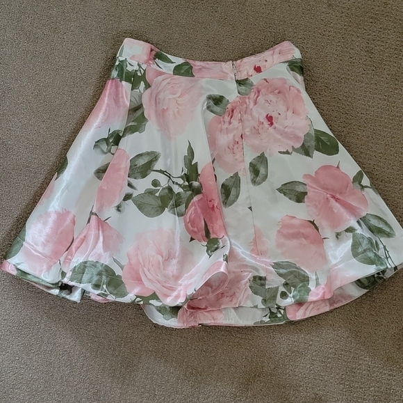Speechless Juniors Floral Rose Multi Tiered Circle Spring Mini Skirt - Picture 3 of 13